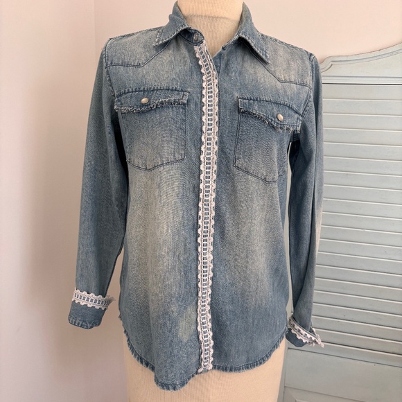 Remade Upcycled Thrift flip chambray shirt with lace front - Picture 1 of 10